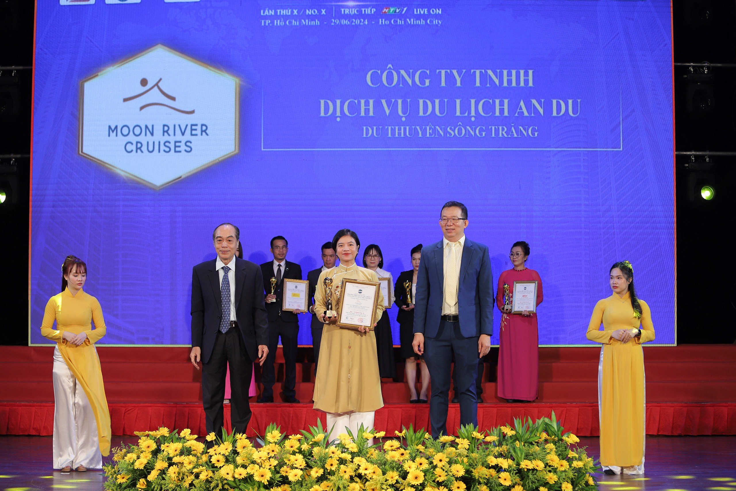 Anh dai dien tin tuc